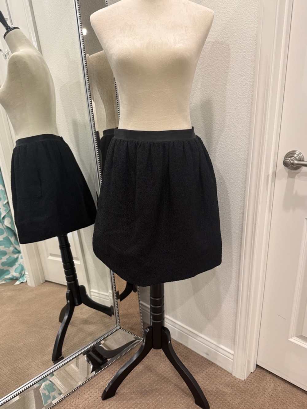 Isaac Mizrahi Black Textured Skirt